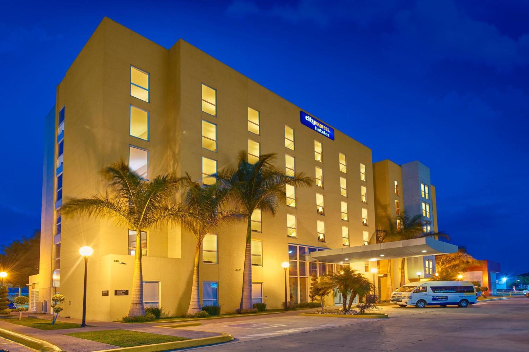 Express By Marriott Hotel 4*